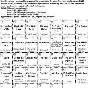 以下が含まれることがあります： 「ULTIMATE 80'S BINGO INSTRUCTIONS」というタイトルの白黒のビンゴカード。コールリスト、ゲームの例、さまざまな種類のビンゴゲームが含まれています。グリッドには曲名とアーティスト名が記載されています。
