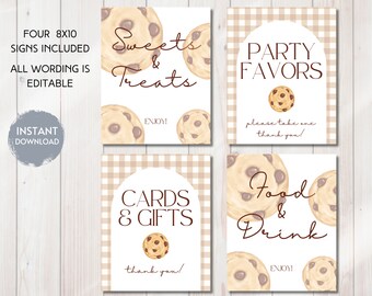 Könnte beinhalten: Vier druckbare Schilder im Format 20,3 x 25,4 cm mit braunem Gingham-Hintergrund und einer Keks-Illustration. Die Schilder zeigen "Sweets & Treats", "Party Favors", "Cards & Gifts" und "Food & Drink".