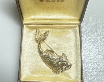 Hermoso broche de pescado de oro ACCESSOCRAFT vintage de 1950