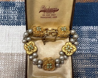 Beautiful 1960’s CORO Pearl & Gold Tone Bracelet
