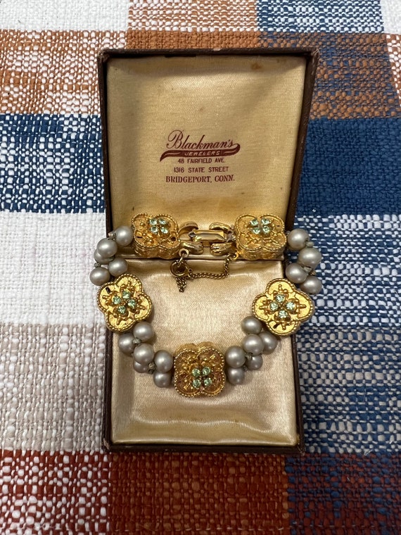 Beautiful 1960’s CORO Pearl & Gold Tone Bracelet