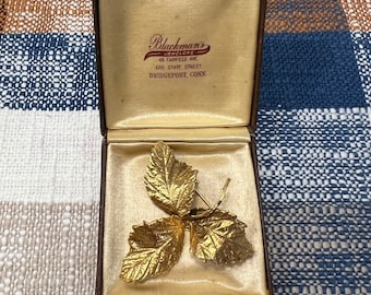 Beautiful MMA Modern Museum of Art 3 Leaf Gold Brooch
