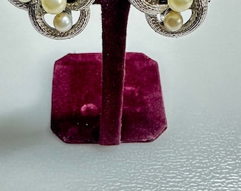 Beautiful Vintage of 1950’s CROWN TRIFARI Faux Pearls Clip-On Earrings