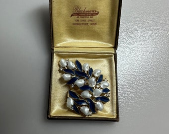 ¡EXTRAÑO! ¡Broche de esmalte de diente de bebé Vintage Crown Trifari!