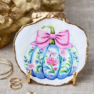 Chinoiserie Pumpkin Pink Scallop Shell