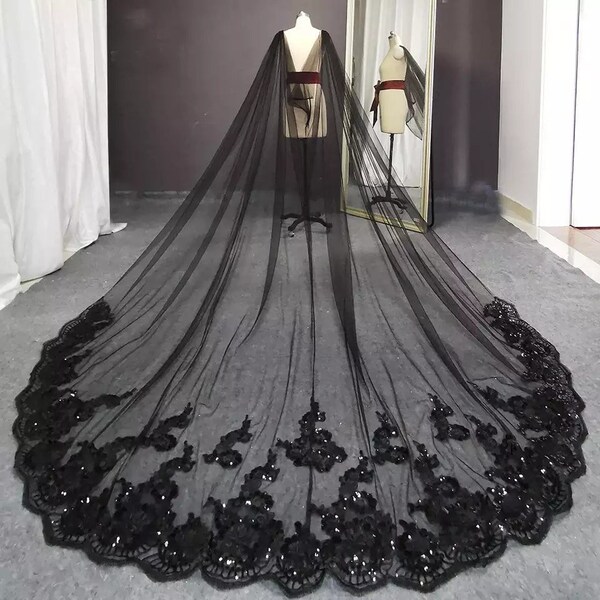 Magnifique cape de mariée noire, longue cape de mariée, voile cathédrale à fleurs, voile d'épaule scintillant, robe de mariée noire, voile de tulle noir