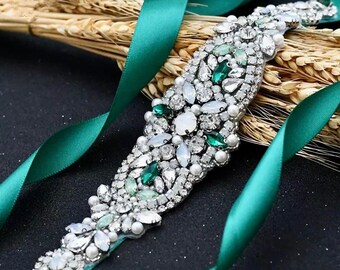 Emerald Green Bridal Belt, Green Crystal Bridal Sash, Pearl Wedding Belt, Dark Green Sash Belt, Bridal Wedding Belt, Bridesmaid Gift Belt
