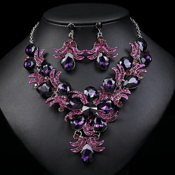 Luxury Flower Choker Necklace And Earrings Set For Women Wedding Dress  Accessories Bridal Jewelry Fashion 230818 From Yujia05, $9.37 | DHgate.Com