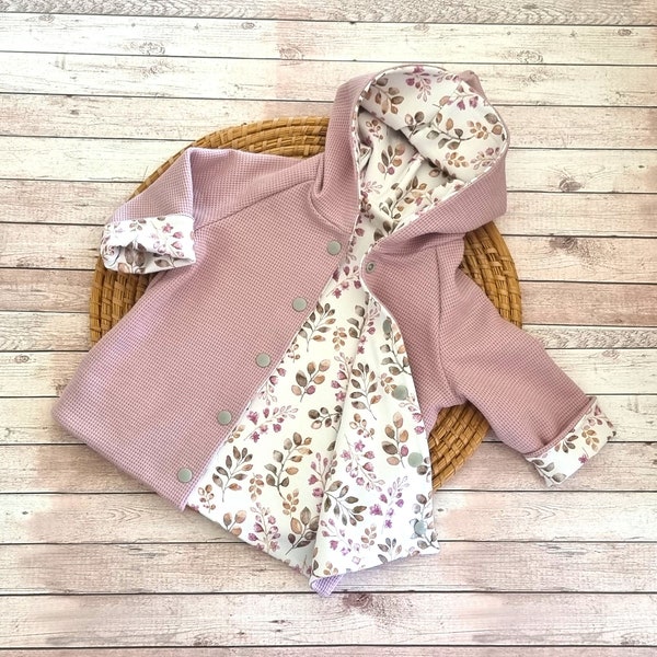 Veste/manteau réversible à capuche pointue, tricot gaufré, veste transition jersey "fleurs vieux rose-beige", veste réversible, fille, garçon