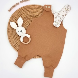 Gr. 64 barboteuses bébé, salopettes, vêtements pour bébé « chameau en tricot gaufré » au choix avec nom, salopettes en jersey, barboteuses en jersey, cadeau