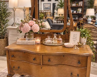Antique Victorian tiger oak dresser with swivel mirror