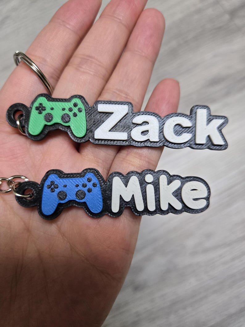 Back to School Name Tag - Personalized Gamer Keychain – Custom Name ...