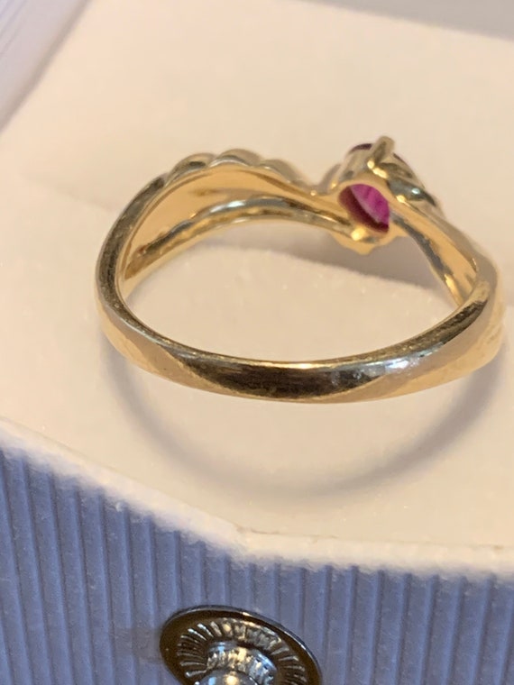 10 KT Gold and Ruby Ring- Estate Jewelry - image 4