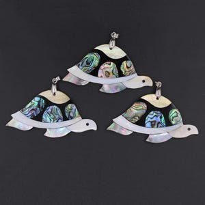 Light luxury abalone shell pendant turtle pendant abalone shell splicing white shell pendant fashion pendant DIY jewelry