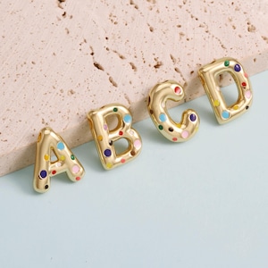 Colgante con letra de burbuja, colgante con letra inicial chapada en oro de 18 quilates, colgante con letra de la A a la Z, regalo para ella, joyería DIY