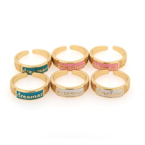 Anel de esmalte, anel ajustável, anel com letras em ouro 24k, anel com letras em esmalte micropavé CZ, anel statement, anel aberto banhado a ouro, presente para ela