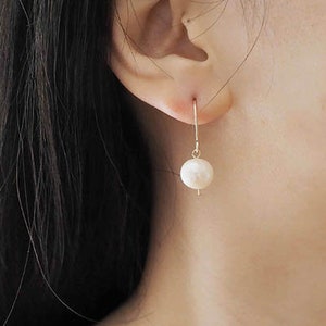 Pearl drop earrings, simple pearl earrings, gold earrings, sterling silver earrings, white pearl earrings, wedding earring, freshwater pearl