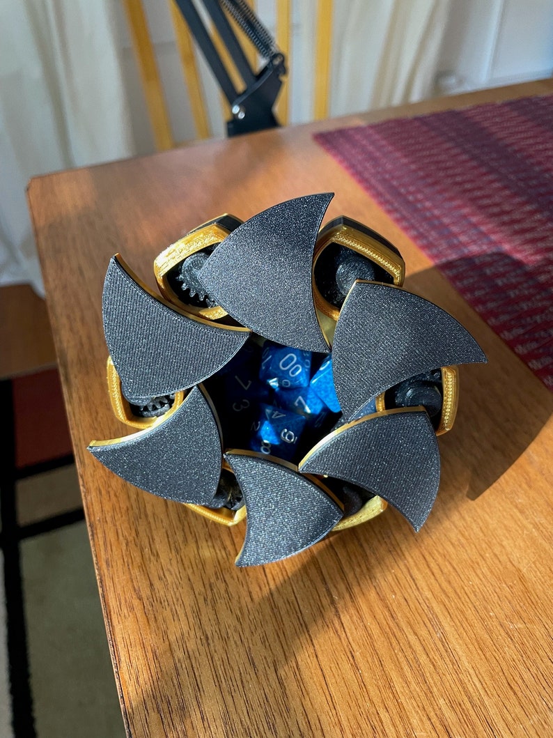 Talon Top Mechanical Dice Box image 3