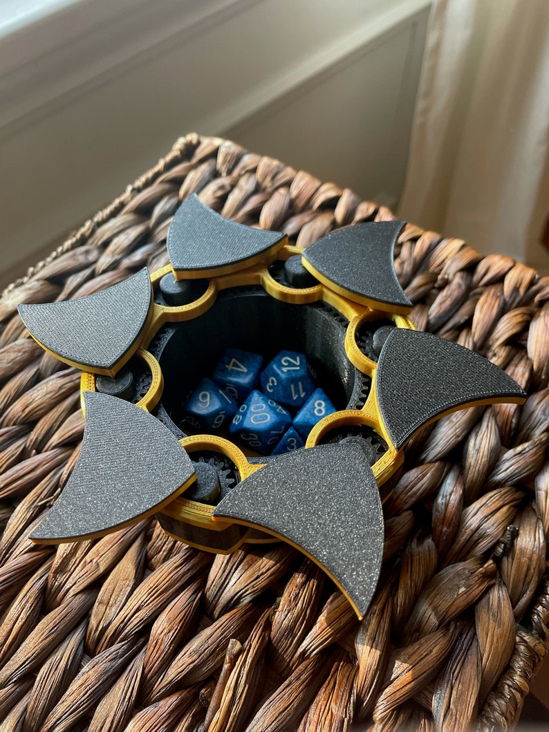 Talon Top Mechanical Dice Box image 4