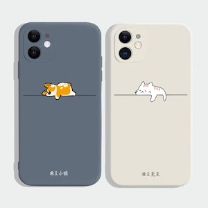 May include: Two phone cases with cute animal illustrations. The left case is blue with a corgi and the text "@王小妞". The right case is beige with a cat and the text "@王先生".