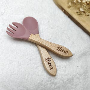 赤ちゃんのためのパーソナライズされた木製および食品グレードのシリコン製カトラリー - 出産祝いのアイデア - 名前とデザインのプロ仕様のレーザー彫刻