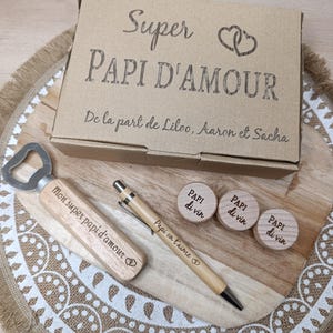 Box cadeau - coffret - parrain, papi papa ect - décapsuleur,  stylo et bouchons - super parrain - cadeaux à offrir, cadeaux Noël - fête