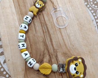 Pinza para chupete de silicona personalizada LEÓN - Mostaza, verde lino y beige - Regalo personalizado para bebé - Pinza para chupete con nombre