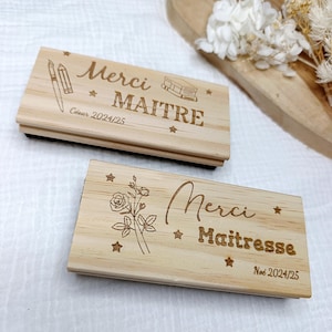 Cepillo de madera personalizado con grabado: texto y nombre a elegir - Ideas de regalo para profesores de fin de curso - Listo para ofrecer