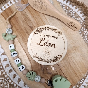 Coffret cadeau / naissance : brosse grave, attache tétine personnalisée et carte annonce naissance  - idées cadeaux nouveau né - fait main