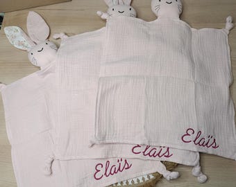 doudou double gaze de coton lapin avec broderie du prénom - plusieurs couleurs aux choix - cadeaux naissance - futur bébé - doudou brodé