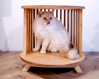 Round wooden coffee table / coffee table / table / round table / wooden table / helper / cat house