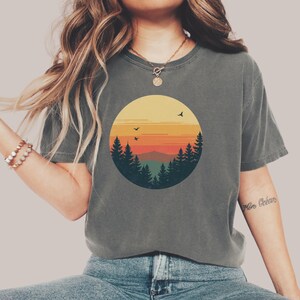 Nature Lover Shirt for Outdoor Enthusiast, Sunset Tee, Gift for Hikers, Forest T-Shirt, Adventure Lover Tee, Vintage Nature Shirt