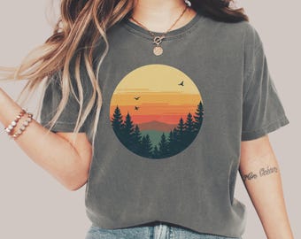 Camiseta para amantes de la naturaleza, camiseta con estampado de atardecer, regalo para excursionistas, camiseta con estampado de bosque, camiseta para amantes de la aventura, camiseta vintage con estampado de naturaleza.