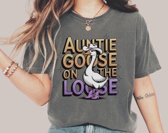 Auntie Goose7 Shirt for Fun Lovers, Quirky Tee, Gift for Aunties, Goose Lover T-Shirt, Funny Aunt Shirt, Unique Goose Tee, T-Shirt Design