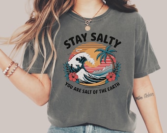 Maglietta Salty Moms per amanti della spiaggia, maglietta da beach club, regalo per mamme, maglietta per le vacanze estive, maglietta "Girls Just Wanna Have Sun", design della maglietta