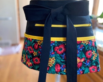 Multi-pocket waist apron | Gardening apron | Craft apron | Vendor apron | Zipper pocket utility apron | Gardener gift | Teacher apron