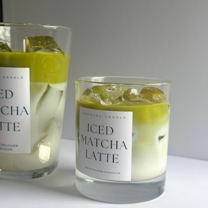 Designkerze wie Iced Matcha Latte  hergestellt aus pflanzlichem Kokoswachs, ideal als Geschenk für Freunde