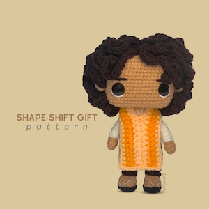 Teen Crochet Pattern | Curly Hair Amigurumi Pattern, Poncho Doll Pattern, Male Doll Crochet, Teenager Crochet Doll | Shape Gift - La Familia