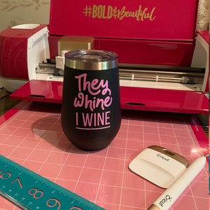 Sie Whine I Weinisolierte Weintasse