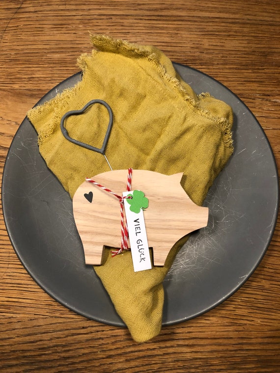 Glücksschwein aus Holz // Glücksbringer Neujahr