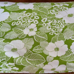 Vintage Floral Pillowcase: Green & White Cotton, 1970s Decor