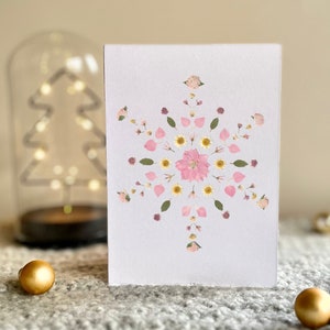 Lot de cartes roses, fleurs pressées, flocon de neige, jeu de cartes Solstice d'hiver avec 1, 5 ou 10 cartes, intérieur vierge de 5 x 7 po. avec enveloppes kraft