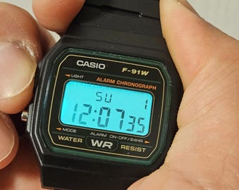バックライトスプレッダーとLED交換部品付き、刻印入りケースバックを