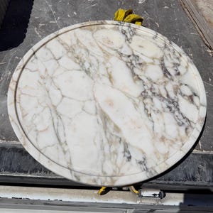 Calacatta Viola marmorpiedestal sidobord , marmor soffbord , marmor sidobord , marmorbord , marmor runt bord , marmor bordsskiva bild 4