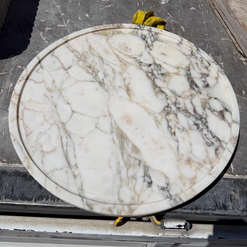 Calacatta Viola marmorpiedestal sidobord , marmor soffbord , marmor sidobord , marmorbord , marmor runt bord , marmor bordsskiva bild 4