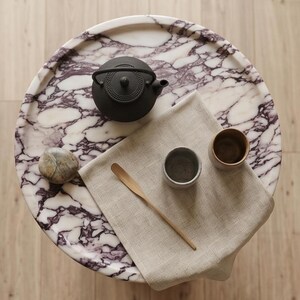 Calacatta Viola marmorpiedestal sidobord , marmor soffbord , marmor sidobord , marmorbord , marmor runt bord , marmor bordsskiva bild 6