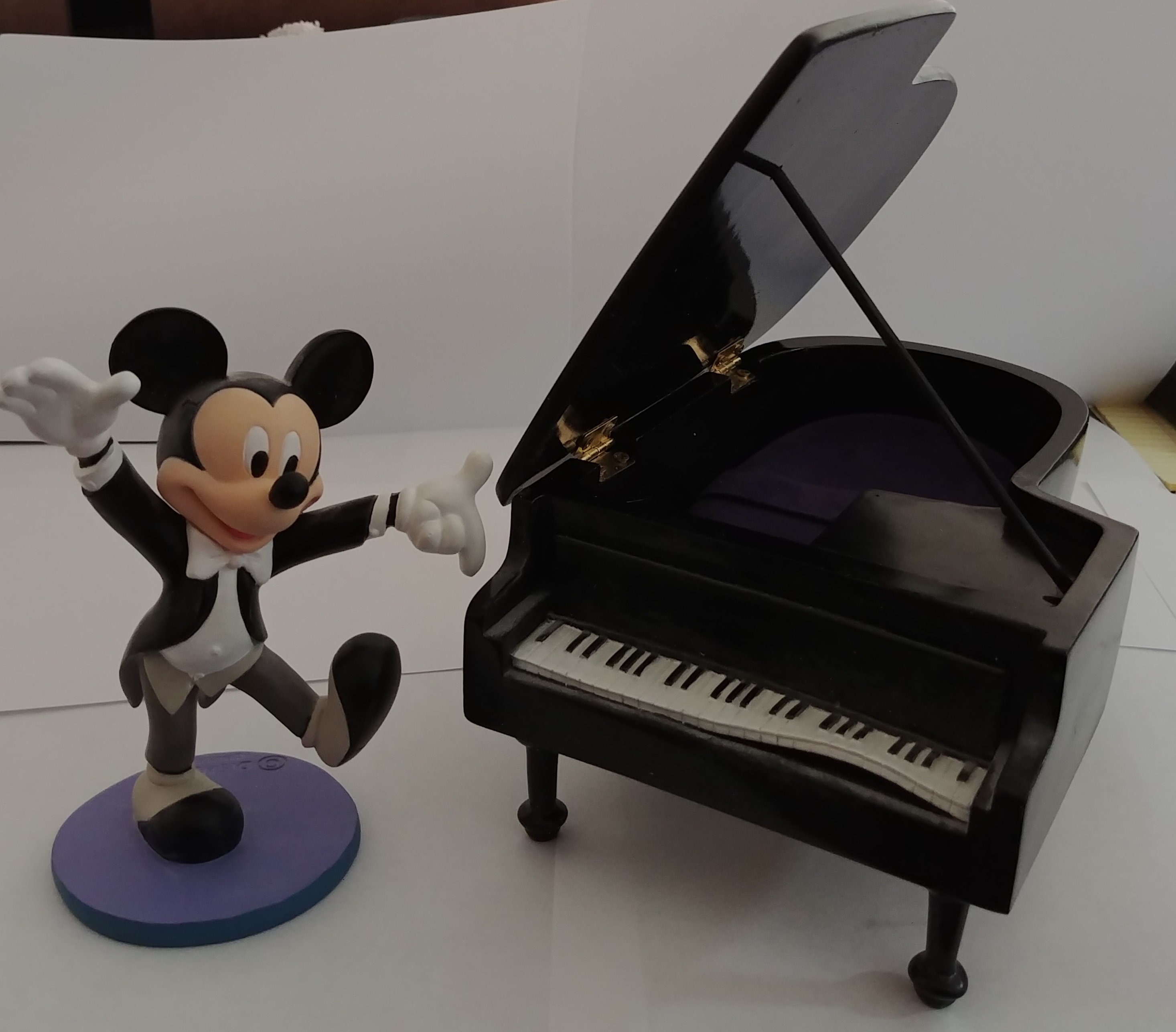 Fantasma maestro Mickey and Baby Grand Piano - Etsy