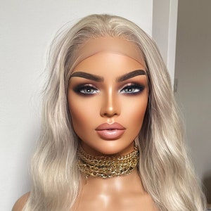 パールブロンド プラチナブロンド 合成ロングウェーブウィッグ 24インチ フリーパート ブロンドウィッグ 女性用