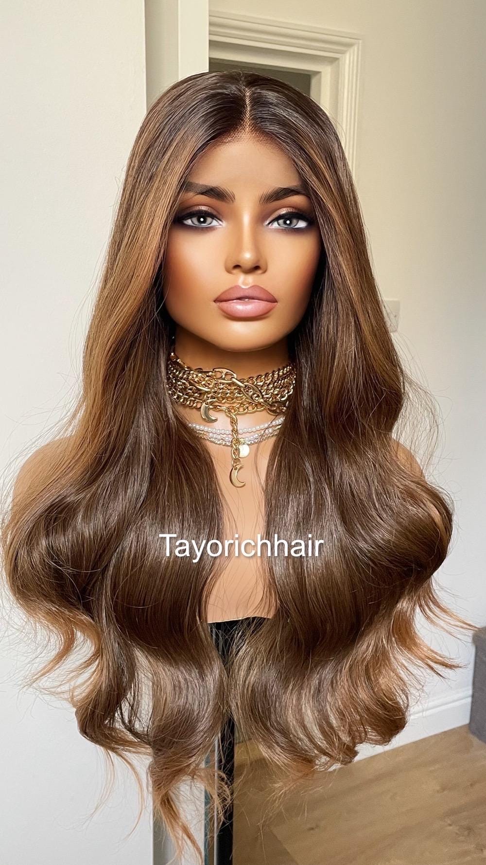 Caramel Brown Lace Front Wig: Wavy Synthetic Hair, Money  display picture 1