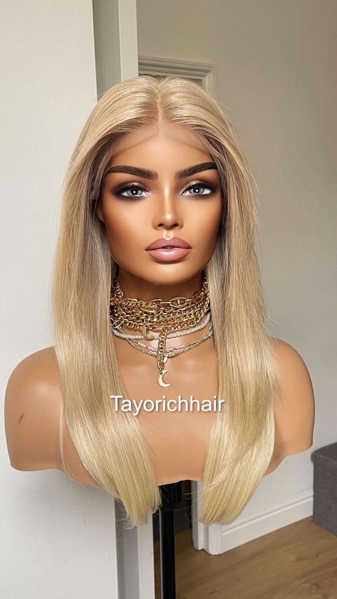 13 By 6 Blonde Lace Frontal Wig 16 Inches Short Blonde Wig In Layers 13-by-6-blonde-lace-frontal-wig-16-inches-short-blonde-wig-in-layers